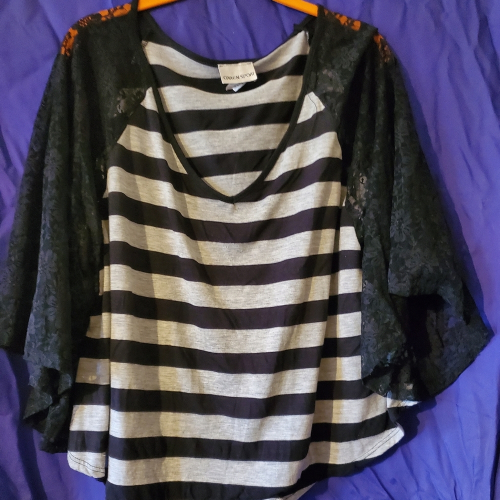 Caron Sport gray and black lace sleeve tunic size 2X